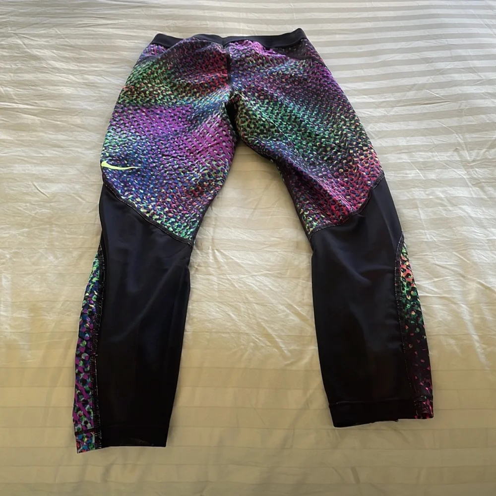 Nike Pro Combat Cropped Pants - Picture 4 of 5